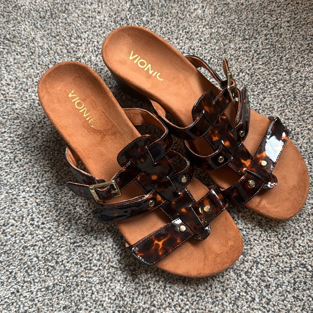 Vionic wedges NEW - image 1